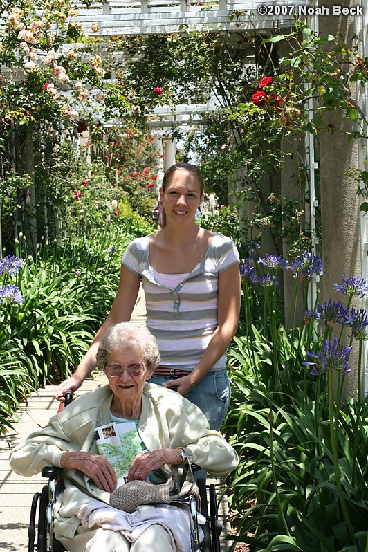 June 7, 2007: Anna and Grandma at the Huntington gardens near Caltech