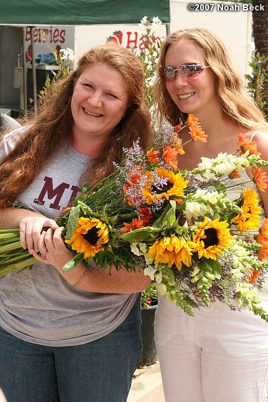 June 9, 2007: Anna and Roz with flowers from a farmer&#39;s market