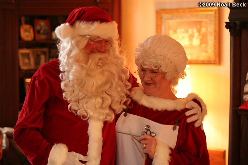 December 26, 2009: Santa and Mrs. Claus visit