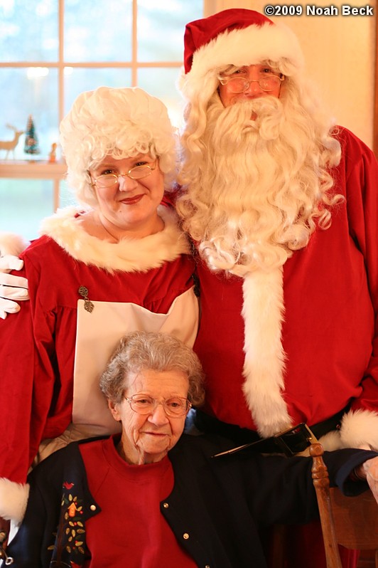 December 26, 2009: Santa and Mrs. Claus visit
