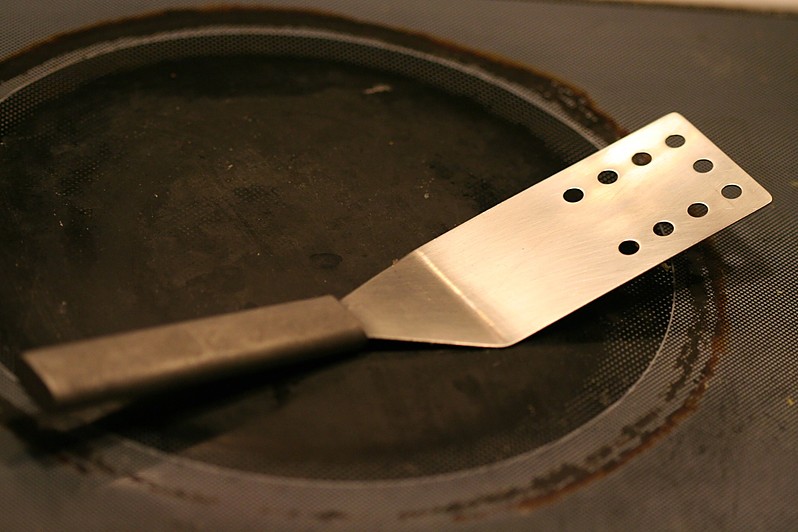 December 10, 2012: 2&quot; wide spatula/turner