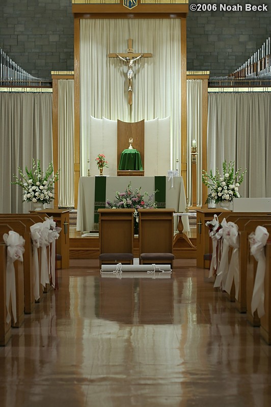 November 11, 2006: altar pieces and pew accents