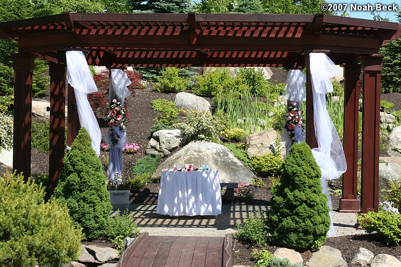 June 24, 2007: Pergola floral accents