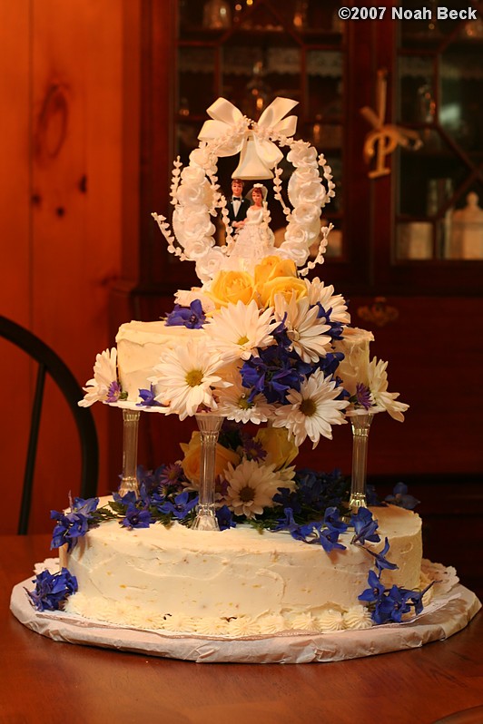 August 5, 2007: wedding cake floral accent